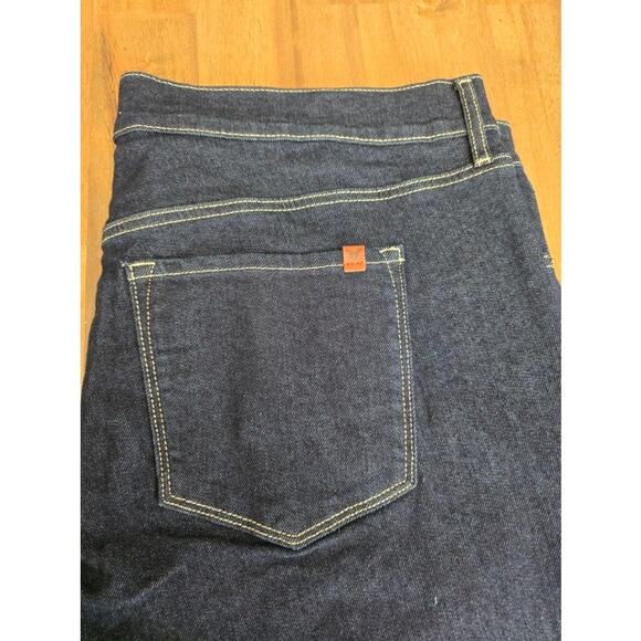 Jessica Simpson Women's Plus Daisy Fitted Flare Jeans, Size 16W - Picture 5 of 8